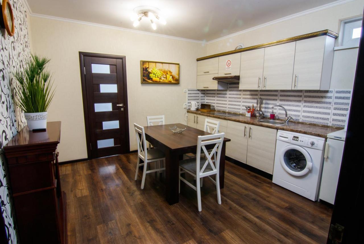 Bonus Aparthotel Vinnytsia Exteriör bild