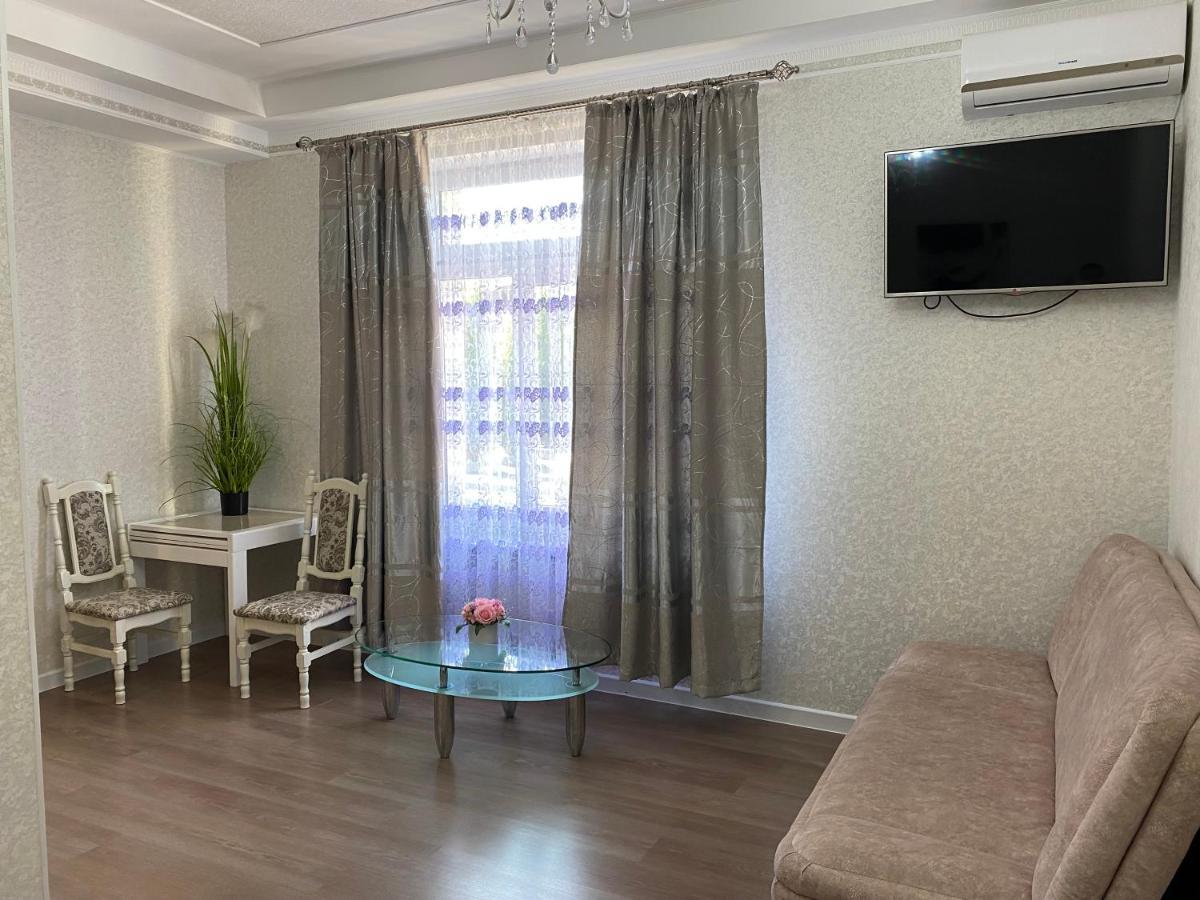 Bonus Aparthotel Vinnytsia Exteriör bild