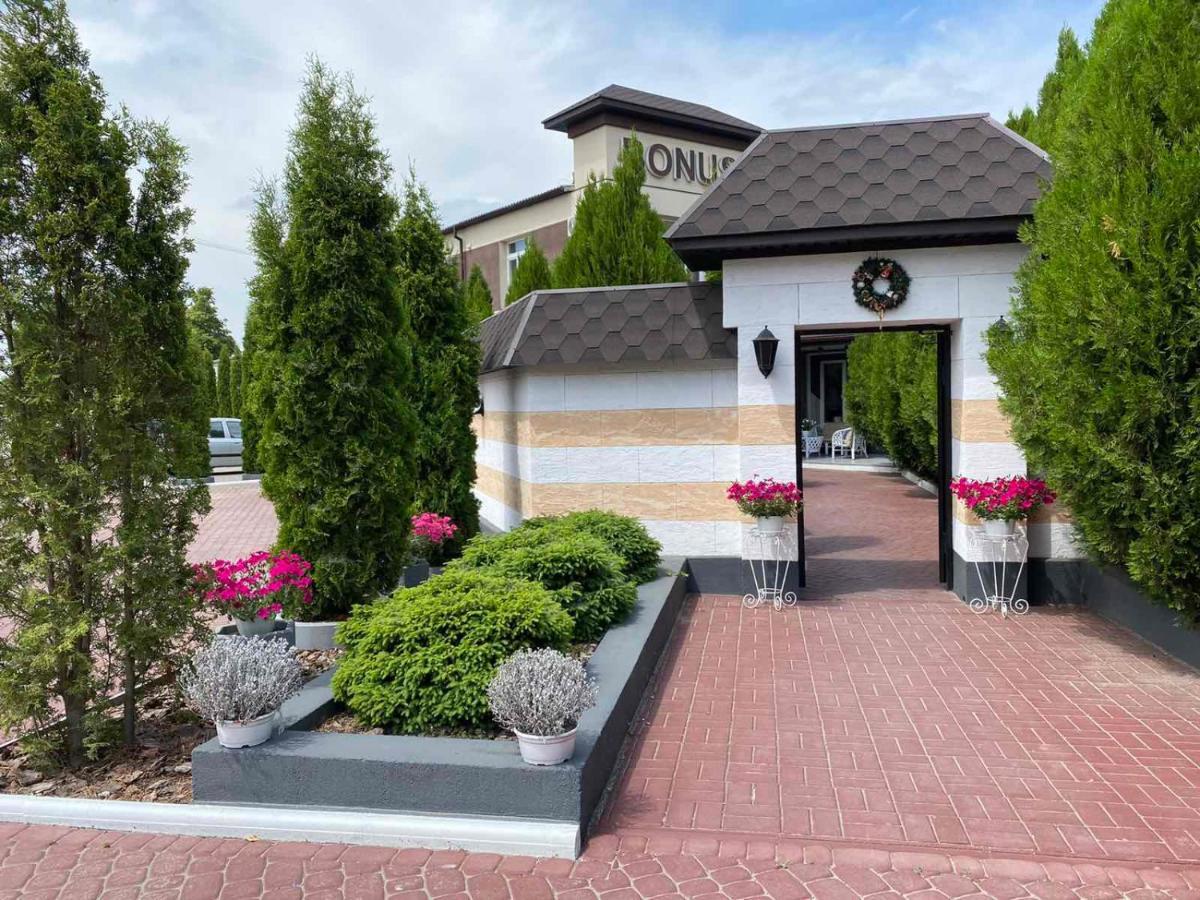 Bonus Aparthotel Vinnytsia Exteriör bild